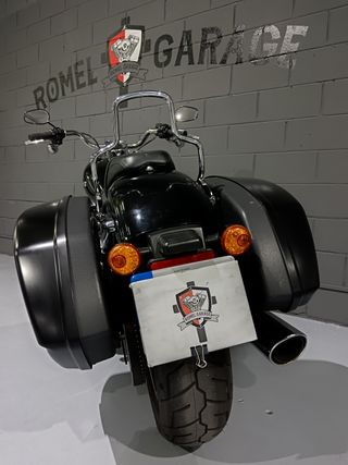 Harley Davidson Sportglide Negra