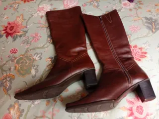 Botas altas de piel nuevas