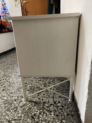 2 Mesitas de Noche Blancas