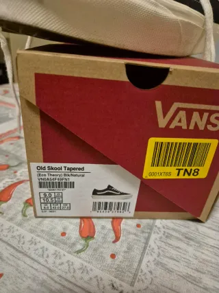 Scarpe Vans nere e bianche