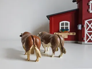 Schleich Toro blanco y marron (solo derecha