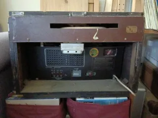 Radio Tocadiscos Válvulas Antigua