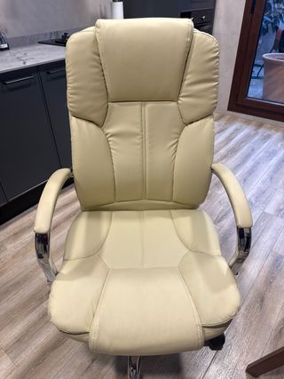 Sillón de oficina ergonómico beige