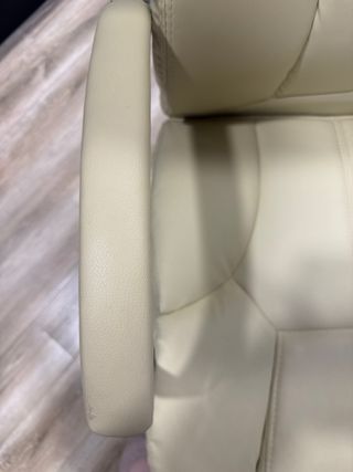 Sillón de oficina ergonómico beige