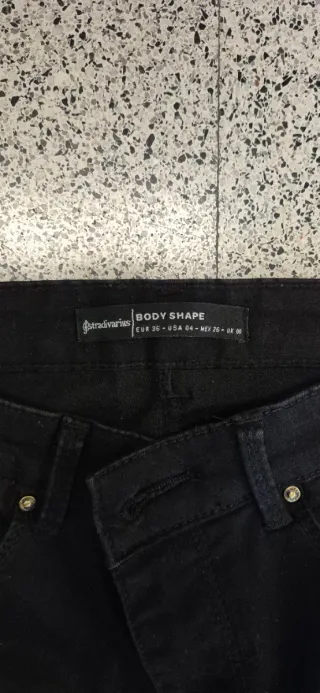 Pantalón pitillo negro Stradivarius