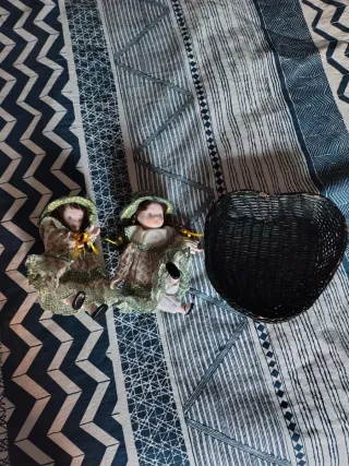 Coppia di bambole in porcellana con corpo in cotone