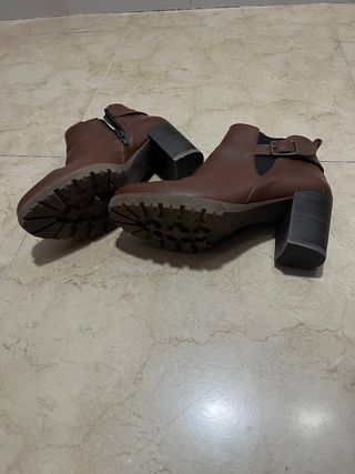 Botines de piel marrones
