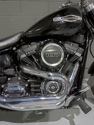 Harley Davidson Sportglide Negra