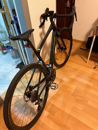 Bicicleta Giant Revolt Advance 2 Negra