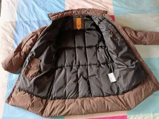 Piumino donna con cappuccio marrone