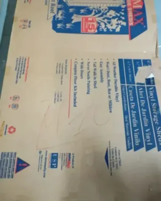 Caseta de jardín de plástico gris y blanco