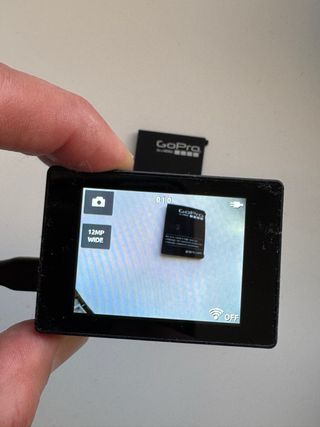 GoPro Hero 3+ con pantalla y accesorios