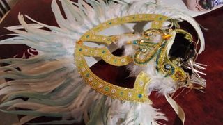 Gorro de carnaval de ángel dorado