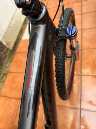 Bicicleta MTB Specialized