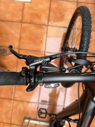 Bicicleta MTB Specialized