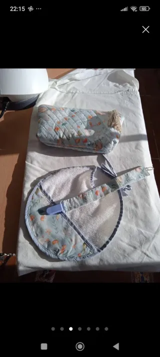 Conjunto bebé: babero y mordedor