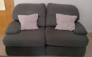 Sofá 2 plazas verde oscuro, tela piel de melocoton