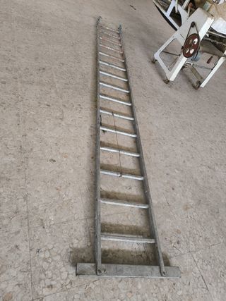 Escalera Metálica 4m 15 Peldaños