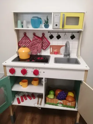 Cocina infantil de madera