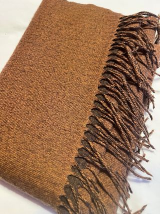 Bufanda marrón, con dos tonos combinables