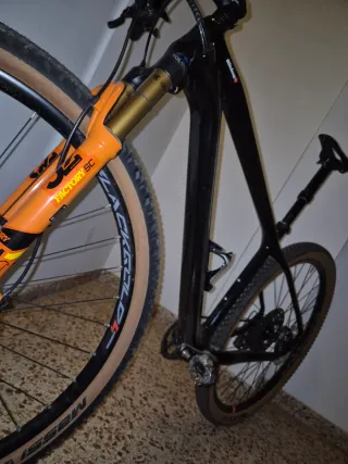 Bicicleta Montaña Carbono Rígida