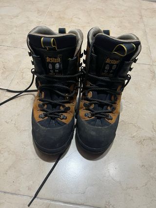 Botas de montaña Bestard, poco uso. Impermeables.