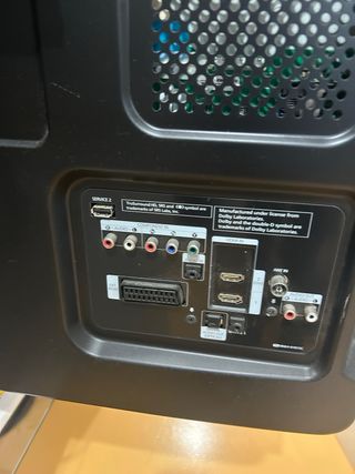 Televisión Samsung HD 50” y soporte