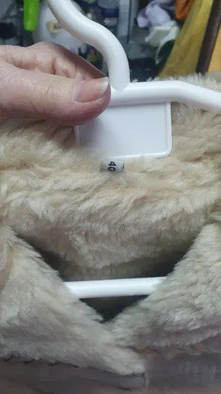 Chaqueta beige mujer