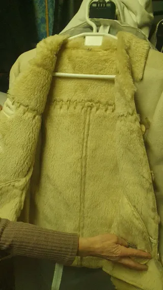 Chaqueta beige mujer