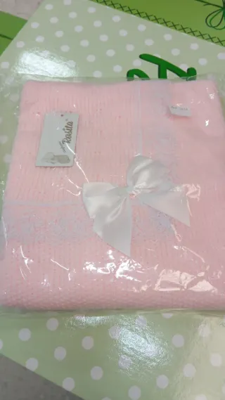Toquilla bebé con lazo rosa