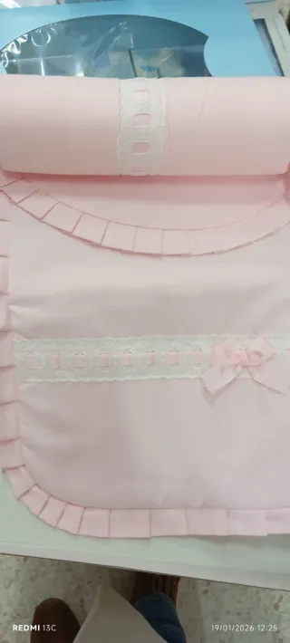 Toquilla bebé con lazo rosa