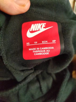 Pantalón Nike Tech Negro