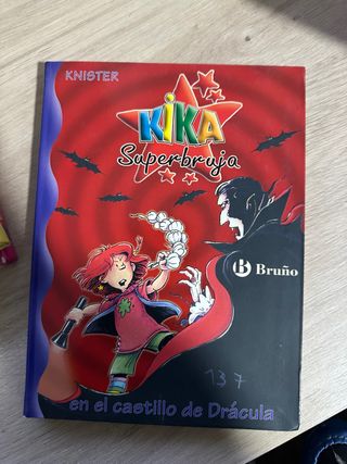 KIKA SUPERBRUJA EN CASTILLO DRACULA (10)