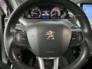 Peugeot 208 2015