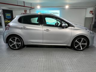 Peugeot 208 2015