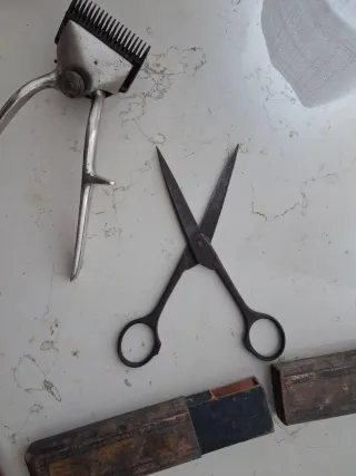 Set Barbiere Anni '40: Rasoio, Clippers, Forbici