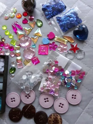 Lote adornos para disfraces y manualidades