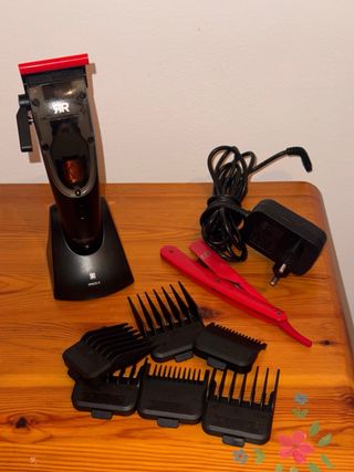 Máquina cortapelos profesional con accesorios