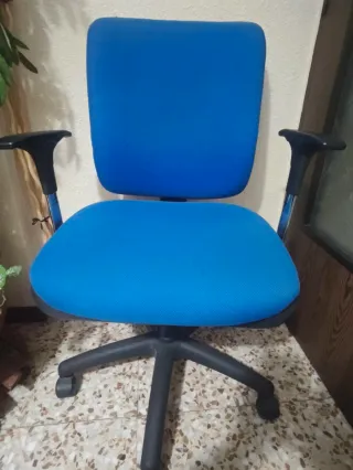 Silla de oficina/ordenador azul y negra