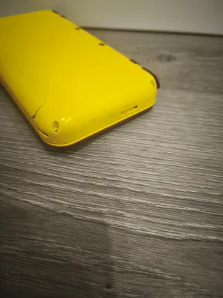 New Nintendo 2DS XL Pikachu