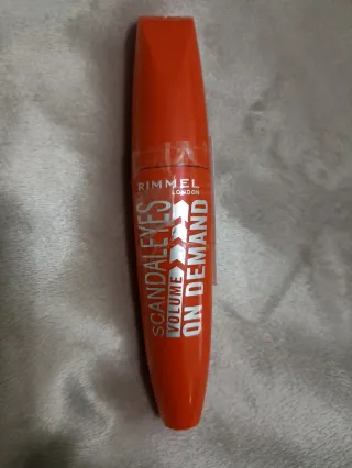 Rimmel Scandaleyes Volume On Demand Marrón