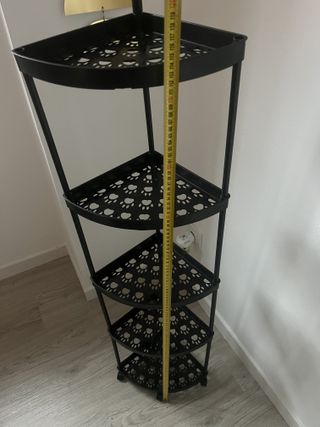 Estantería esquinera negra