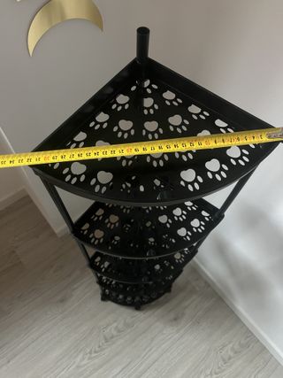 Estantería esquinera negra