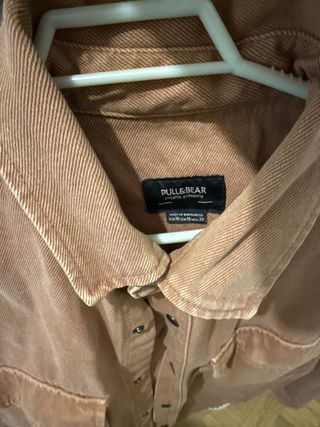 Chaqueta vaquera rosa bershka hombre