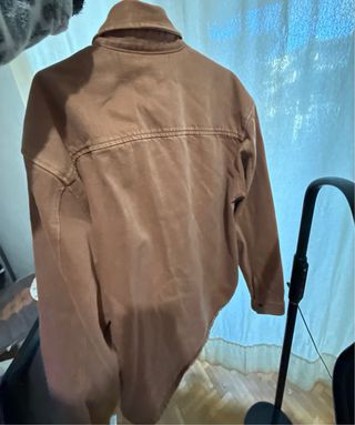 Chaqueta vaquera rosa bershka hombre