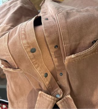 Chaqueta vaquera rosa bershka hombre