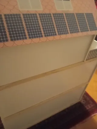 Casa delle bambole in legno