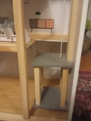 Casa delle bambole in legno