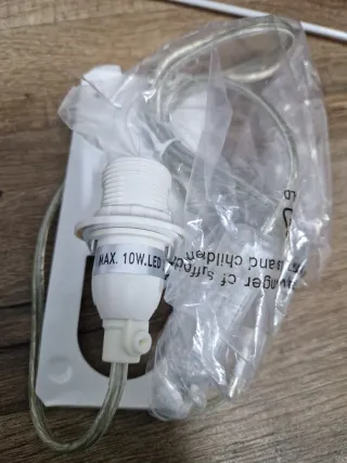 Lámparas de pared roja y gris