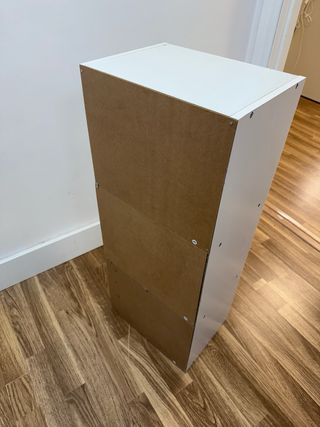 Estantería blanca de madera